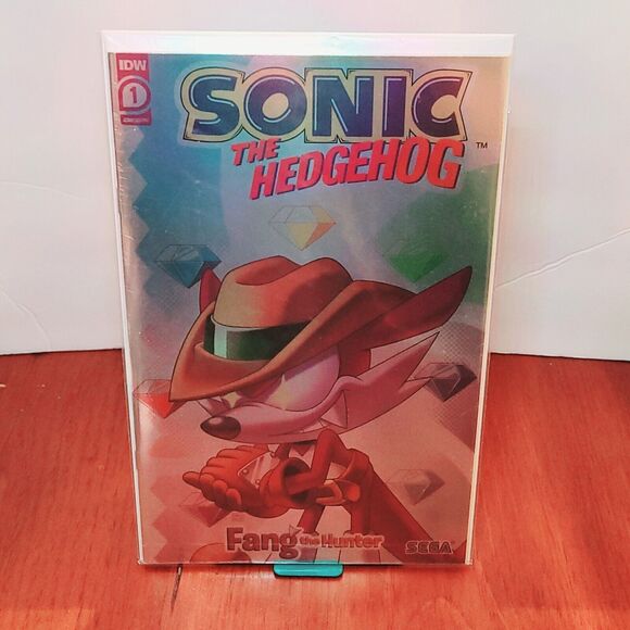 Sonic The Hedgehog #1 Fang The Hunter Comic IDW Exclusive Gold Foil Variant - Picture 1 of 1